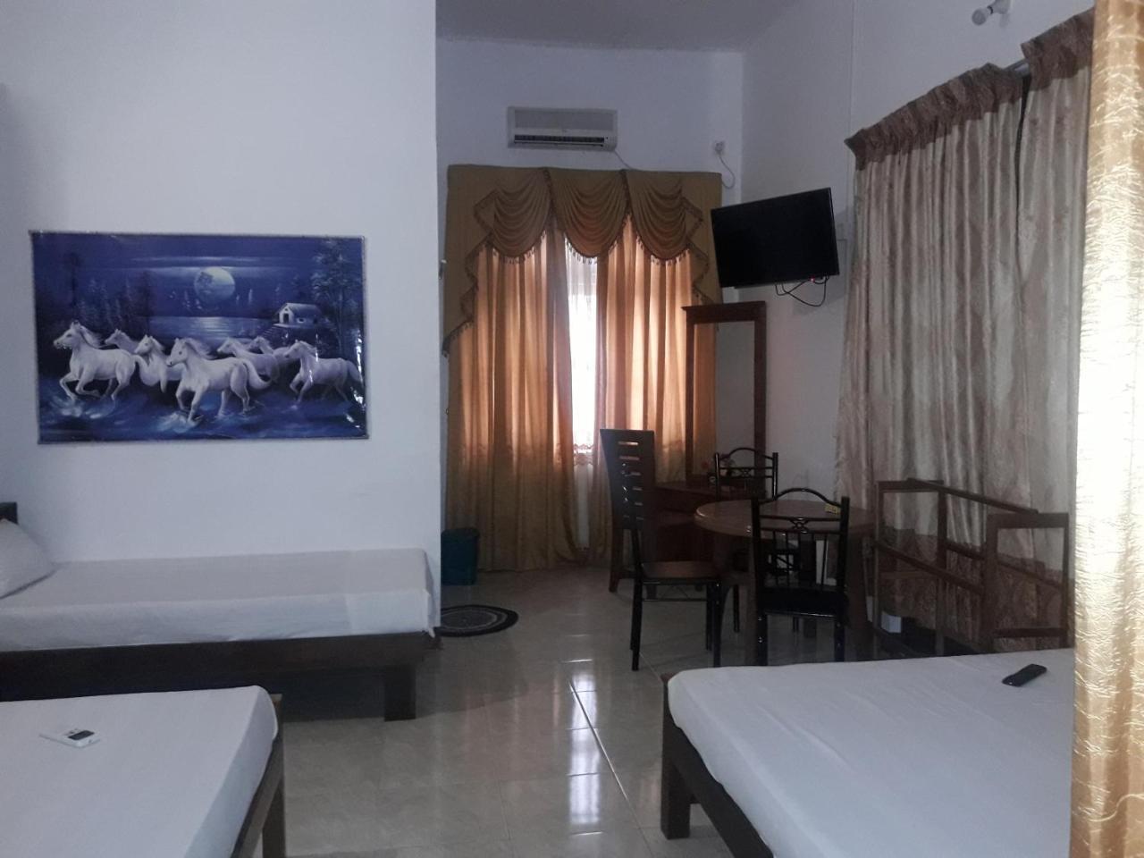 Hotel Blue Whale Джафна Екстериор снимка