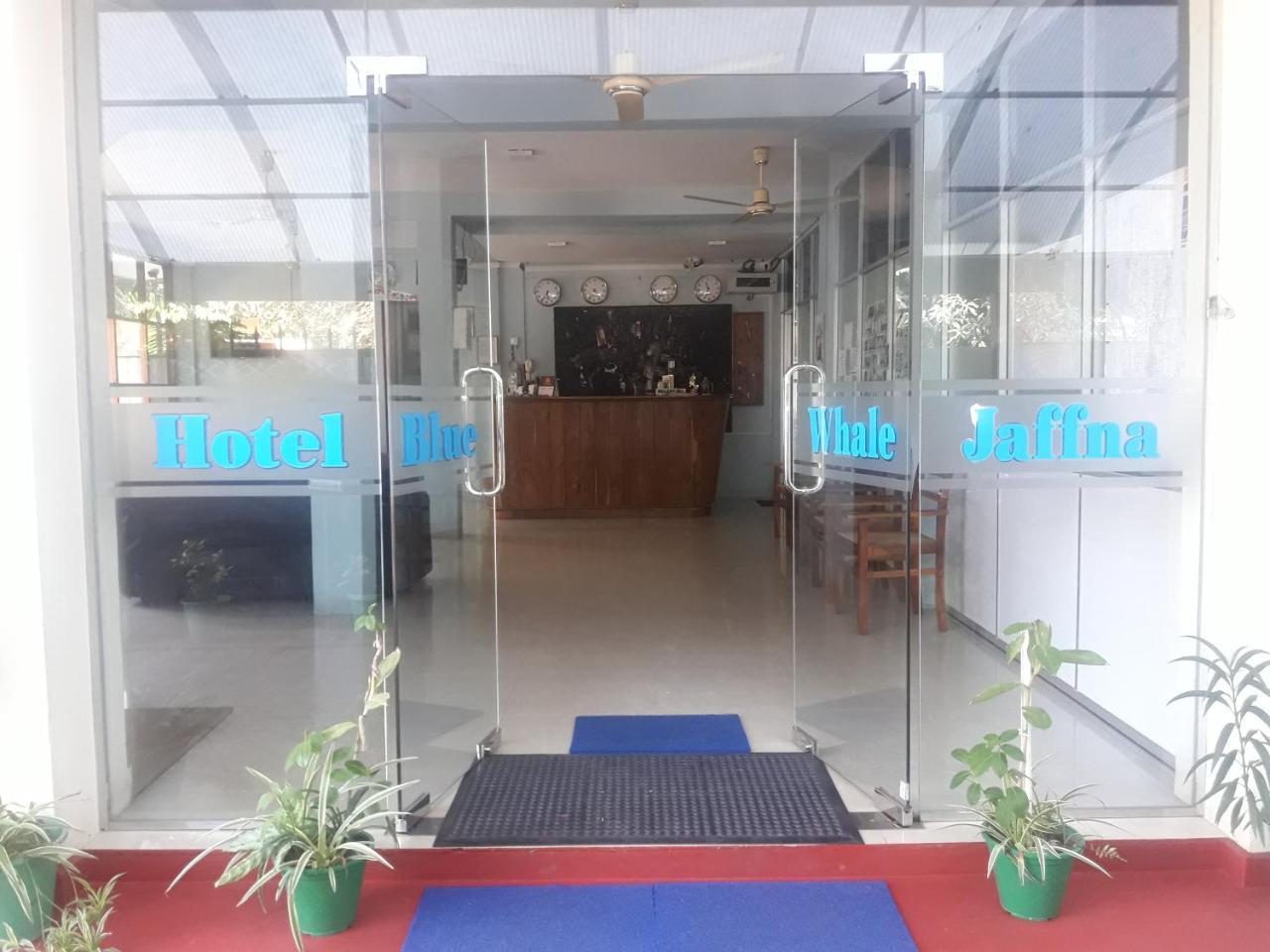 Hotel Blue Whale Джафна Екстериор снимка